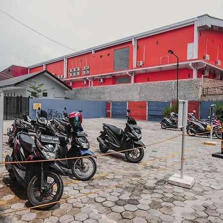 Reddoorz Premium @ Dna Fun Zone Pekanbaru Buitenkant foto